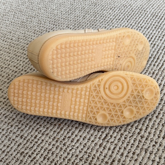 Adidas Beige Sambas - Picture 4 of 5